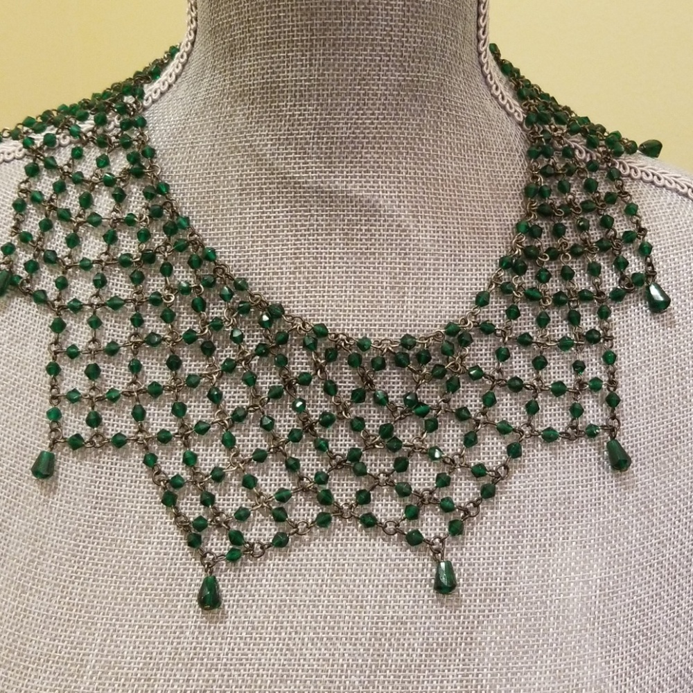 Stunning green glass beads necklace